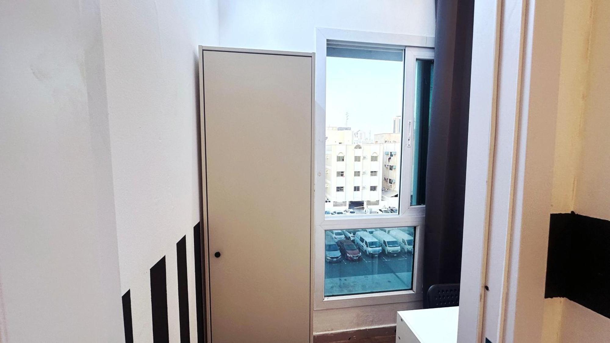 דובאי Partition Room In Al Seef Near Burjuman Metro מראה חיצוני תמונה